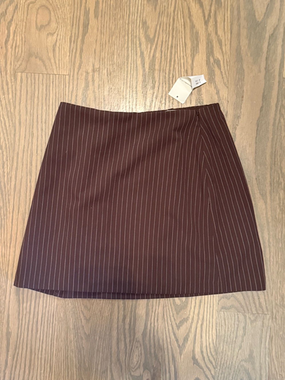 Abercrombie & Fitch Rich chocolate Mini Skort with White Pinstripes - XS - NWT.